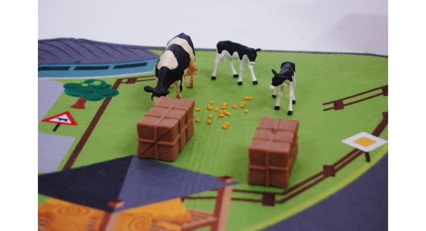 Kids Globe Farm Playmat 59"L x 39"W KG570347
