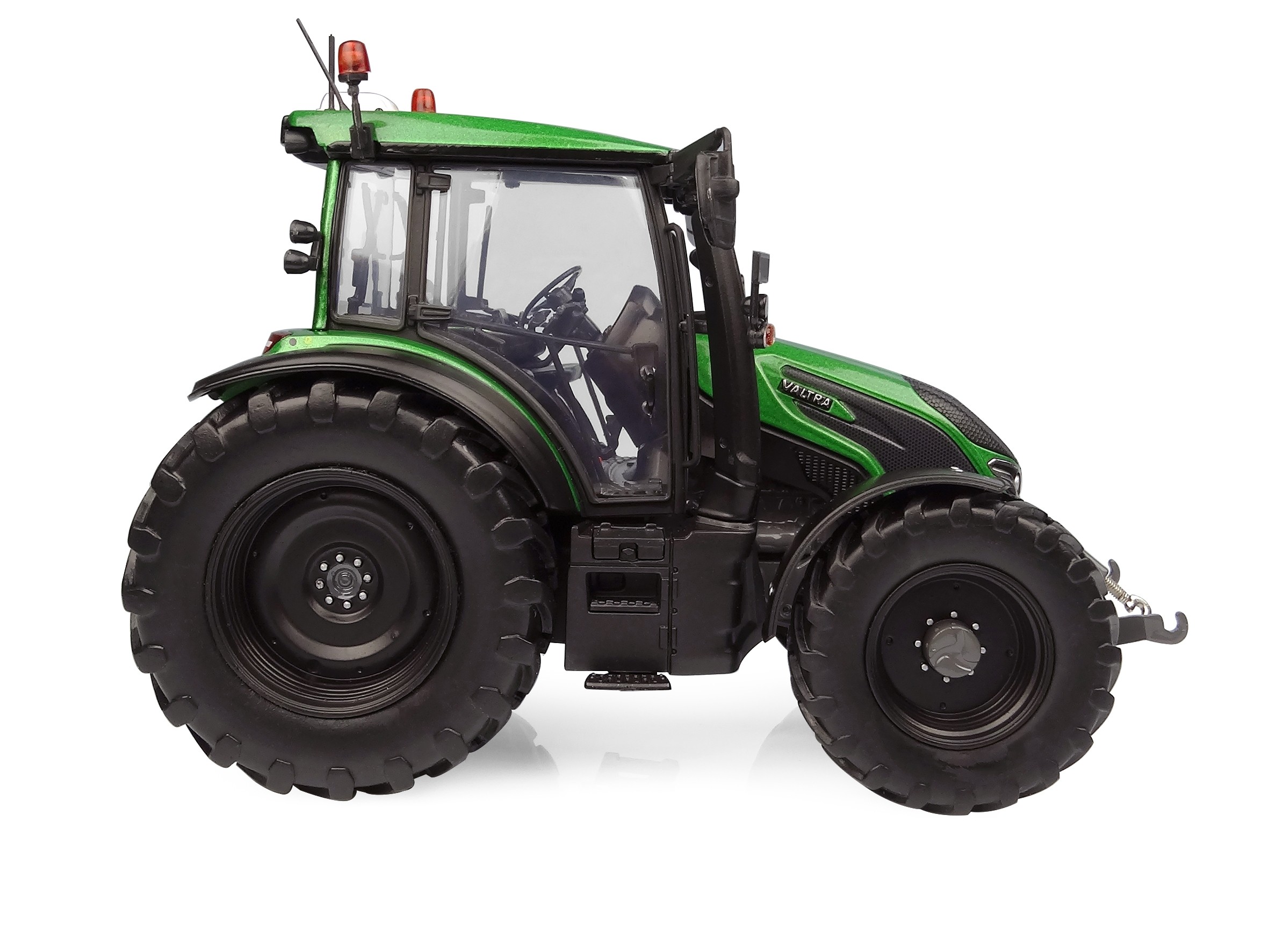 Universal Hobbies 1:32 Scale Valtra G135 "Unlimited" Ultra Green