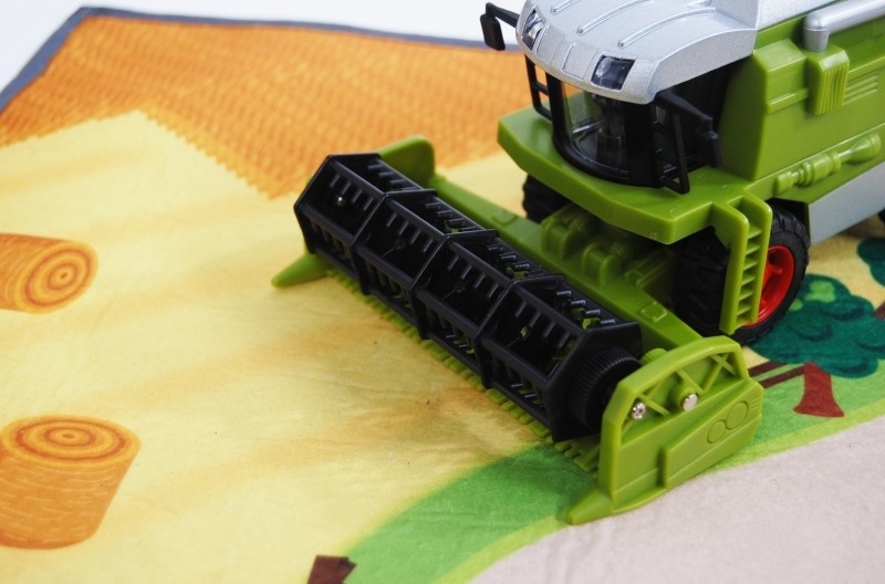 Kids Globe Farm Playmat 59"L x 39"W KG570347