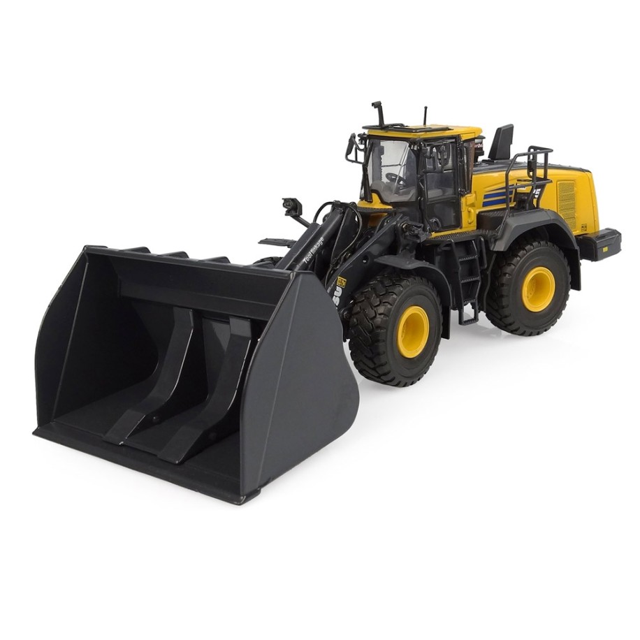 Universal Hobbies 1/50 Scale Komatsu WA475-10 Tool Linkage with High Dump Bucket Diecast Replica UH8171