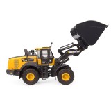 Universal Hobbies 1/50 Scale Komatsu WA475-10 Tool Linkage with High Dump Bucket Diecast Replica UH8171
