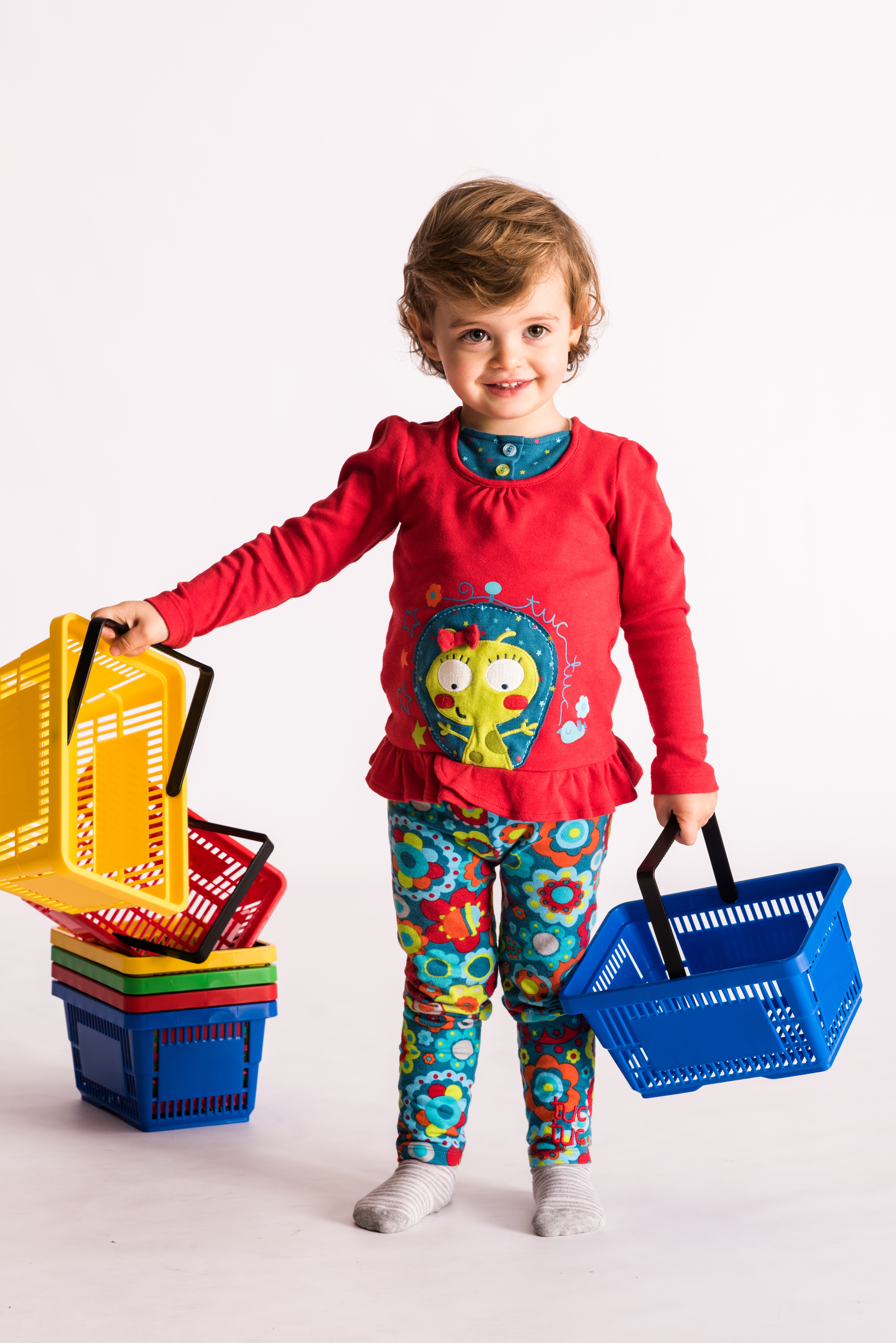 8 Assorted Color Plastic Shopping Baskets with Handles for Toddler +10 Months  LAP40286